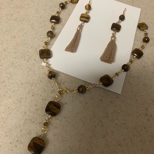 Set of Necklace and earrings